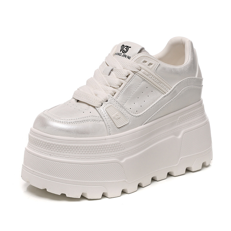 Giày sneaker nữ đế dày độn cao bên trong, phong cách thời trang dáng nhỏ — Màu vàng sâm panh