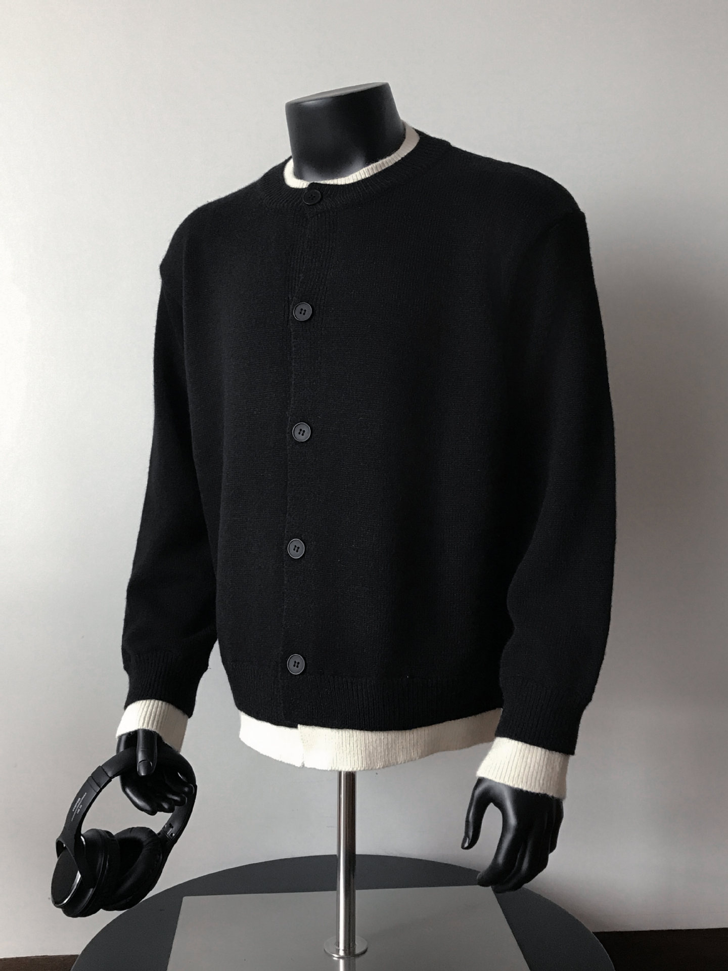 アメリカのレトロな偽の2つのボタンのデザインのセーター