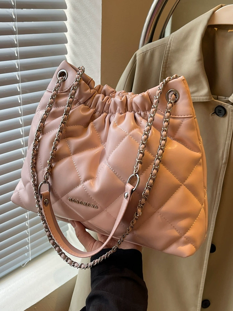 Емкий плечевой сумка, демисезонная цепь, сумка через плечо, стиль Chanel, цепочная сумка
