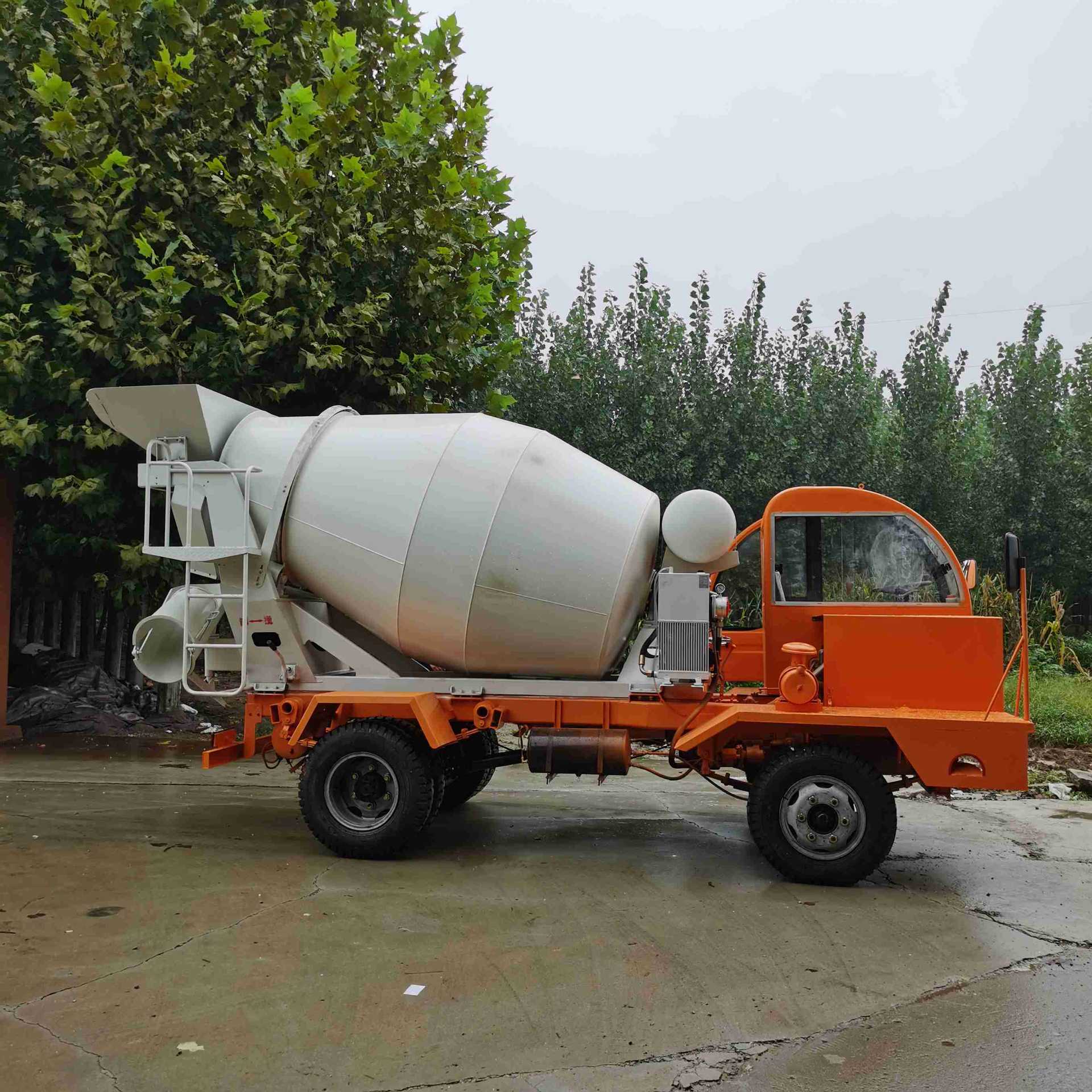 厂家2方混凝土罐车 自制底盘4方混泥土搅拌车 小型水泥搅拌罐车