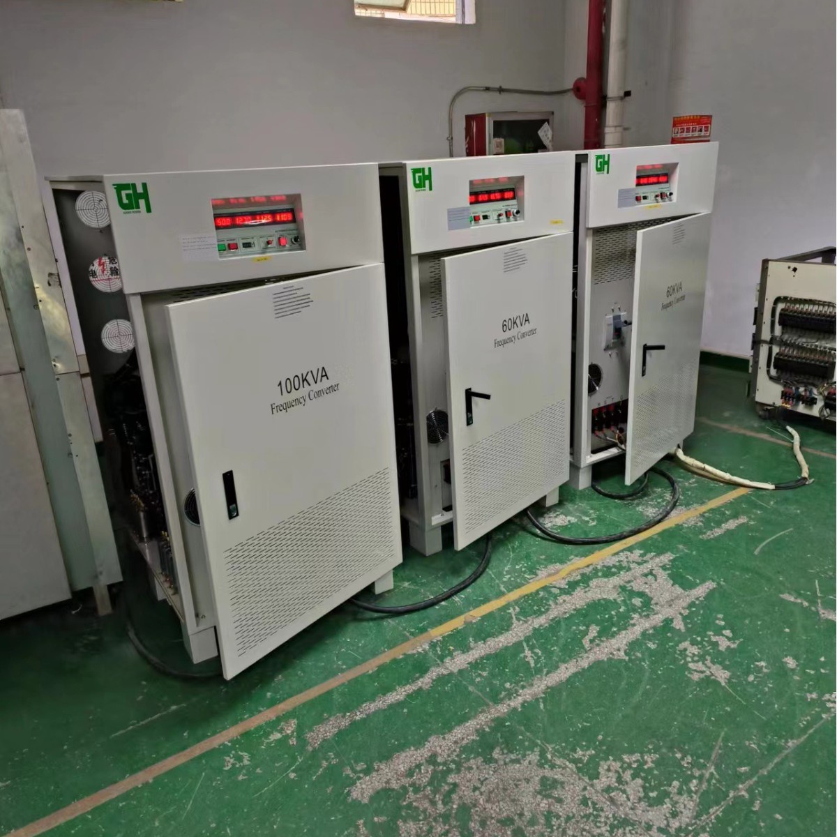 ŷ����˹����100KVA��Ƶ��Դ����������380V 50HZ�����440V
