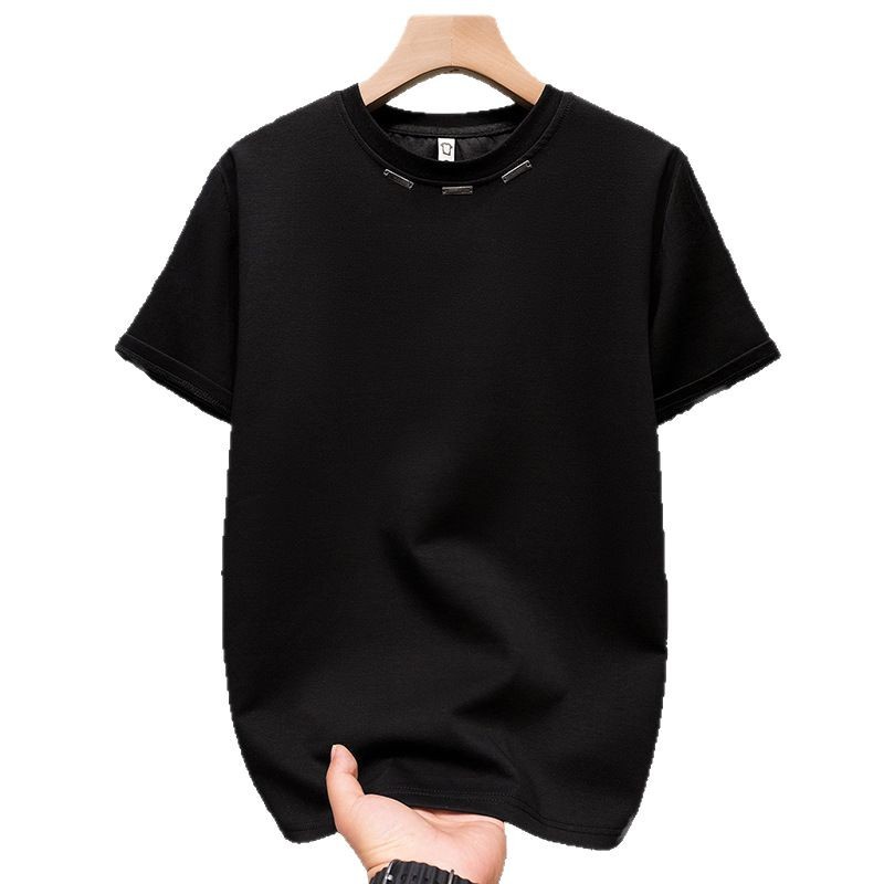 Hochwertiges, einfarbiges Herren-T-Shirt mit kurzen Ärmeln, atmungsaktivem Rundhalsausschnitt, klassischer Passform und Metalllogo-Etikett – ein Must-have für den Sommer._voghion.com
