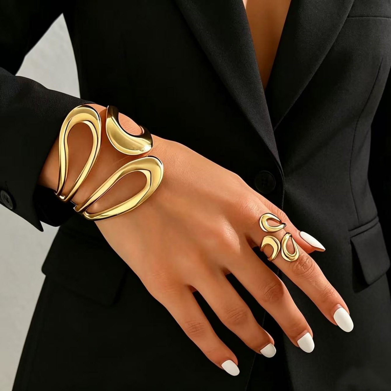 European and American cross-border fashion exaggerated bracelets, personalized women's open hip-hop irregular rings