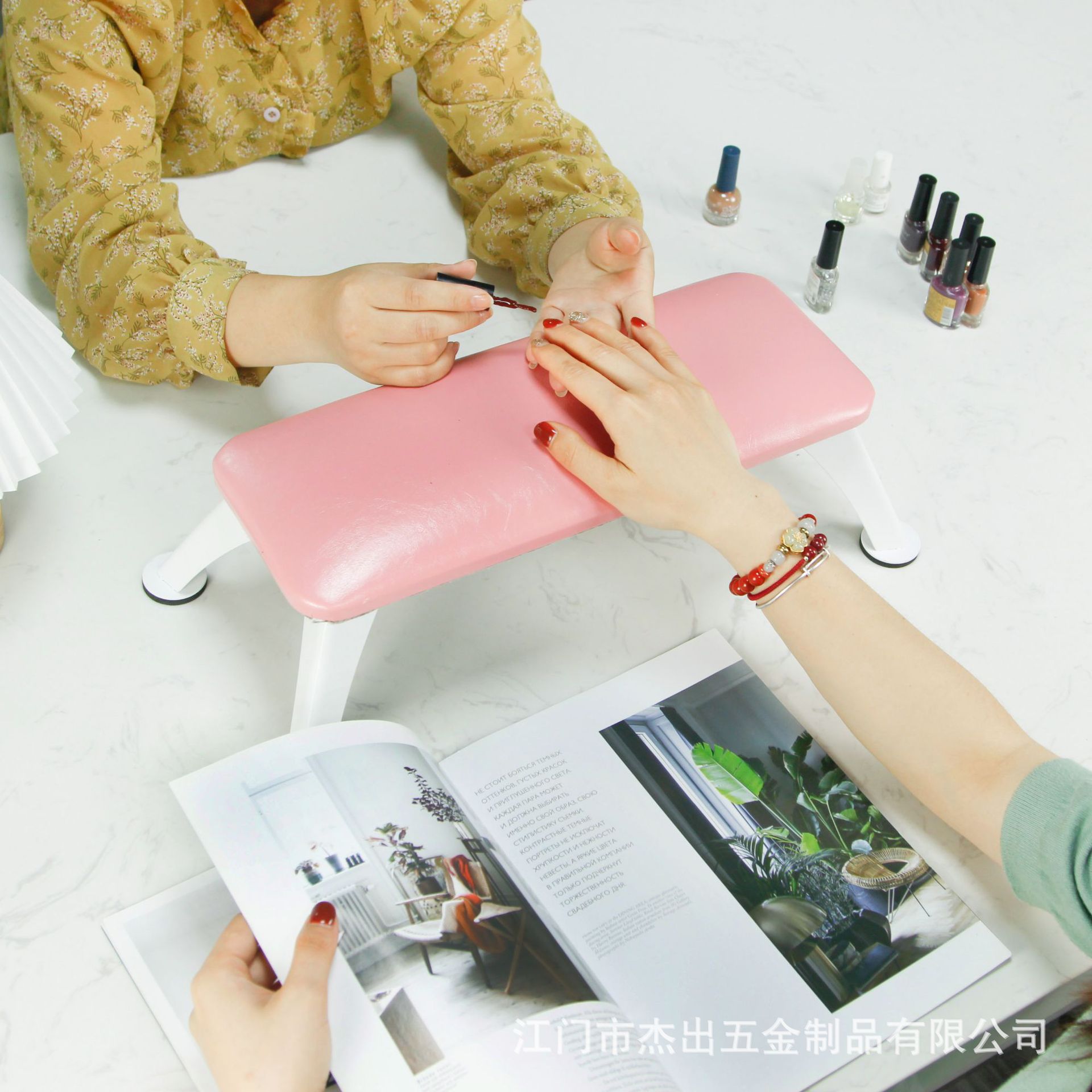 El fabricante Spot Amazon se especializa en taburetes de uñas simples, sillas de pie, nueva tienda de uñas, cómodas almohadillas de cuero para manos