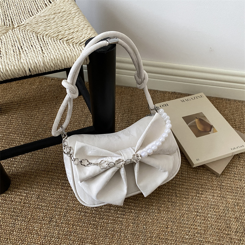 Borsa a tracolla donna con perle ricamate e catena elegante_voghion.com