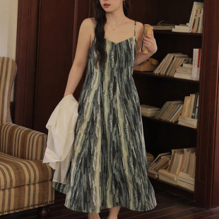 Sniffy Gradual Change Vertical Pattern Autumn Sling Skirt plus size Women's Fat Sister Sling dress Belly Covering Slim 3421