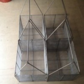 新永直供优质不绣钢冲孔网、重型冲孔网焊接成清洗篮、可来图来样