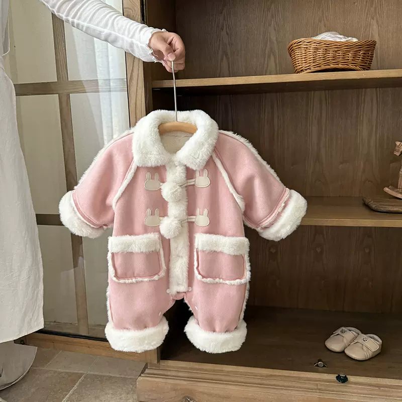 婴儿衣服秋冬季女宝宝连体衣加厚新款婴幼儿冬款保暖可爱哈衣爬服