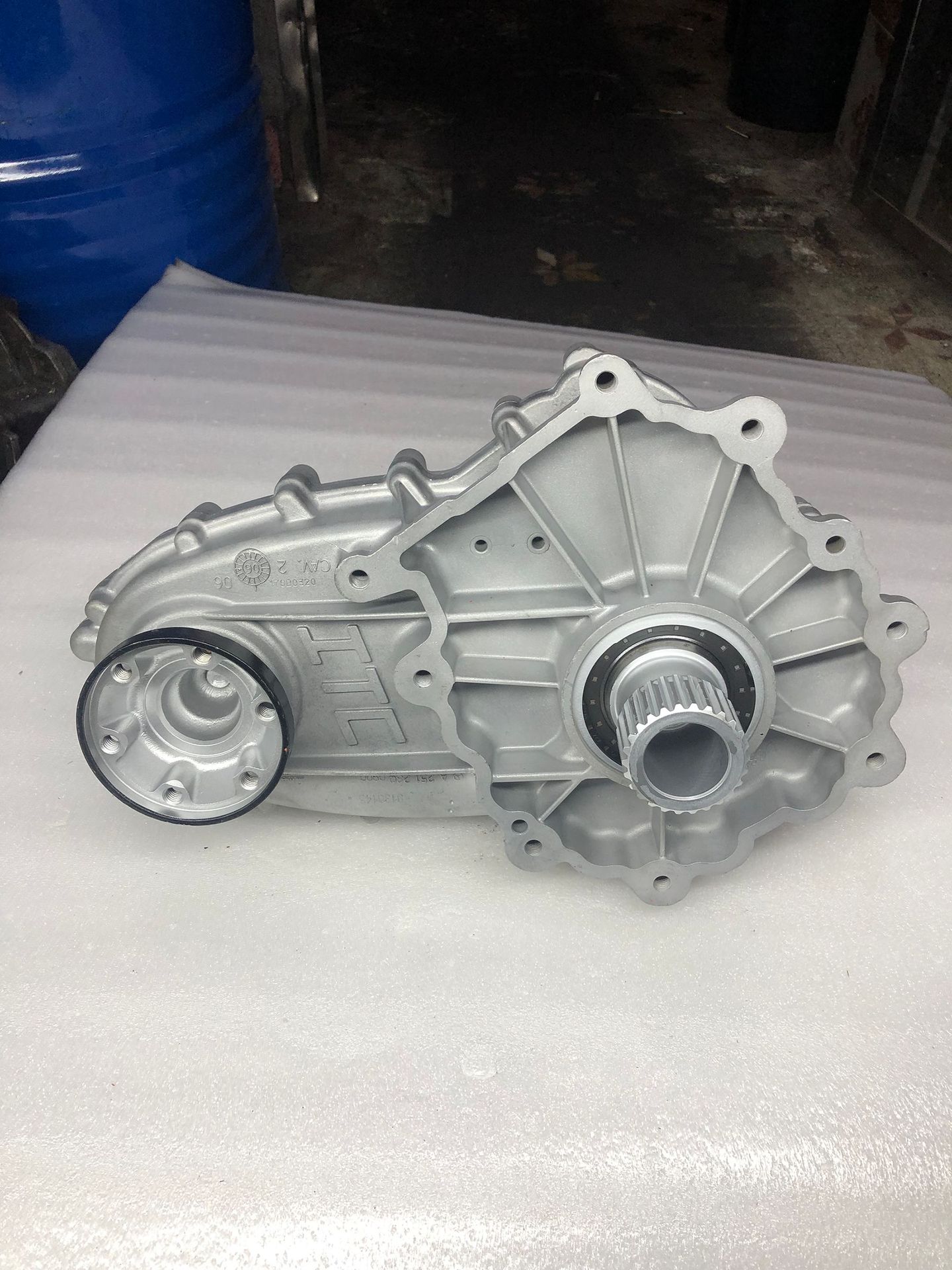 Jeep Grand Cherokee WK2, Dodge Durango: single-speed transfer case assembly for 3.6L and 5.7L engines