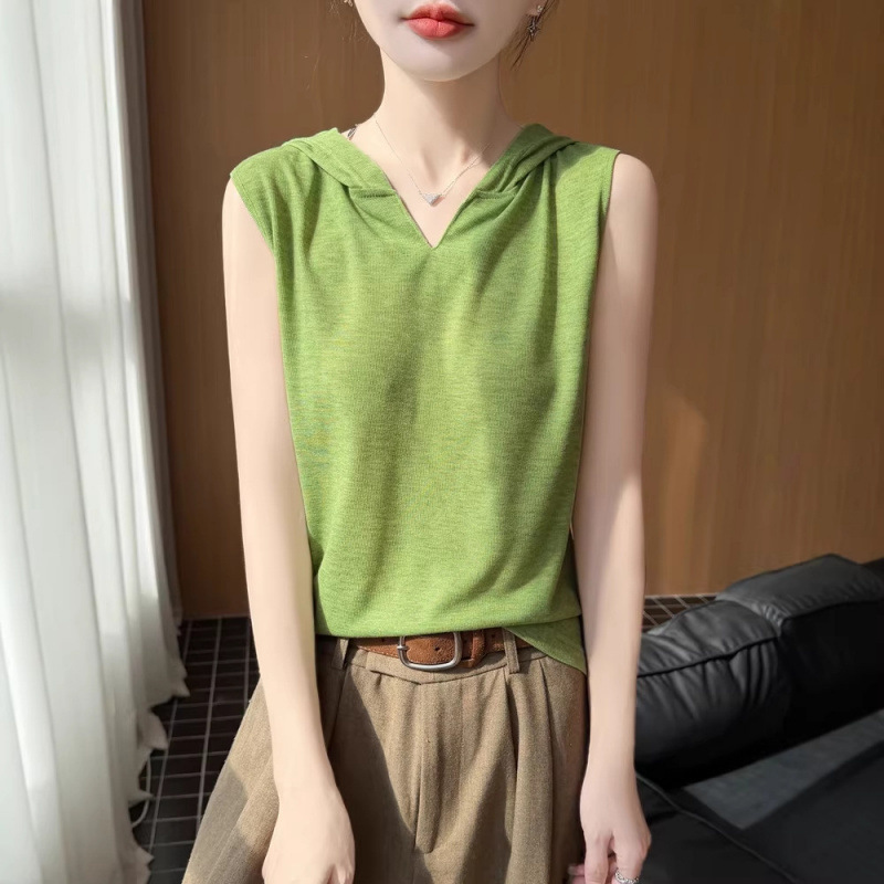 2026 Spring and Summer New Fine-Spun Hooded Knit Vest for Women, Solid Color, Sleeveless, Loose Fit, Versatile Design Top 2026 Spring and Summer New Fine-Spun Hooded Knit Vest for Women, Solid Color, Sleeveless, Loose Fit, Versatile Design Top