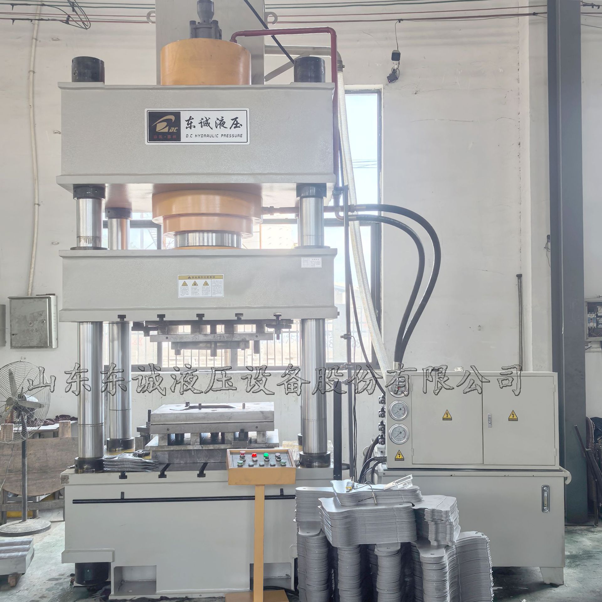 直销500吨四柱拉伸油压机 汽车零部件拉伸机 500吨薄板拉伸液压机