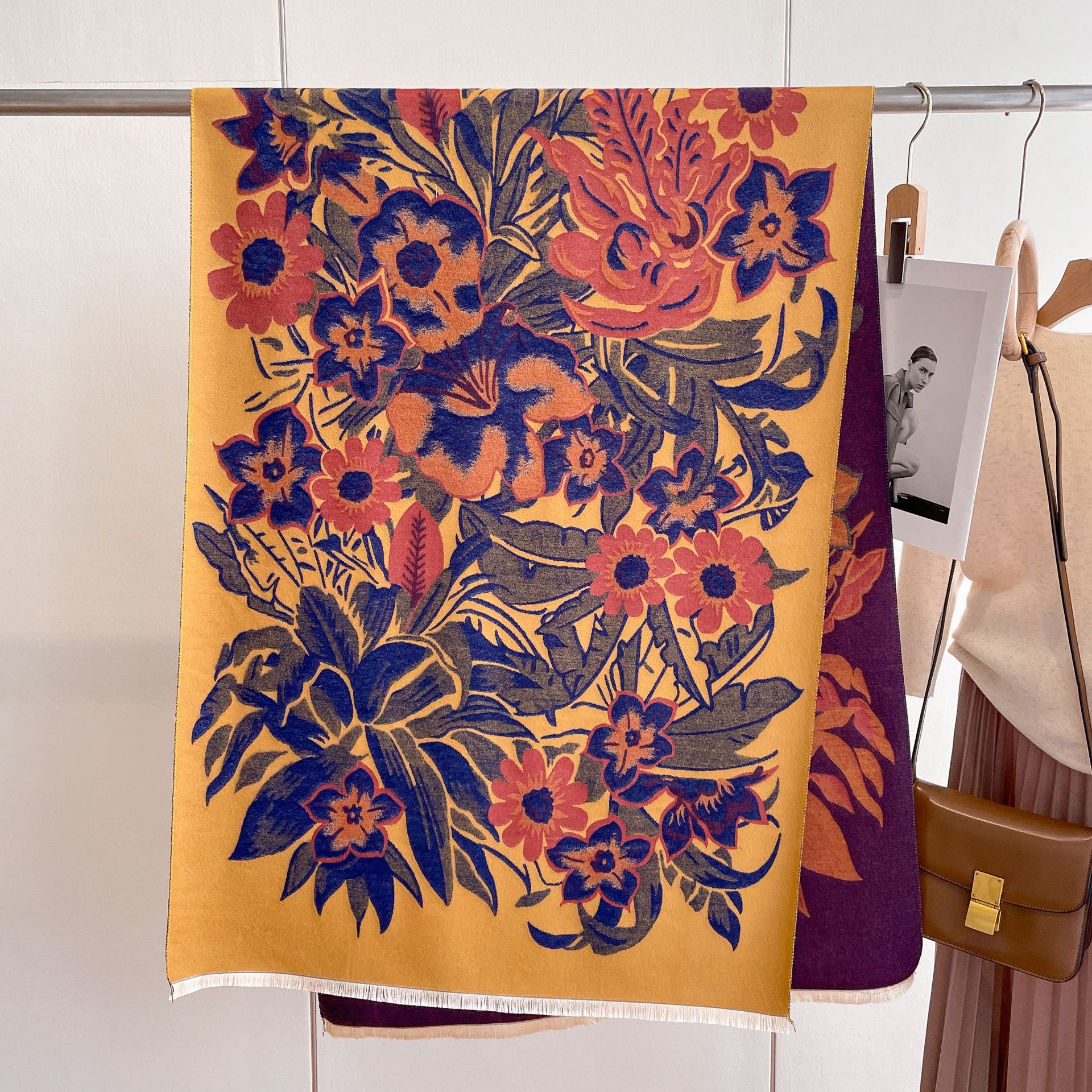 2023 otoño e invierno nuevo chal al aire libre elegante estilo socialite pequeña bufanda floral de cachemira engrosada bufanda cálida para mujer