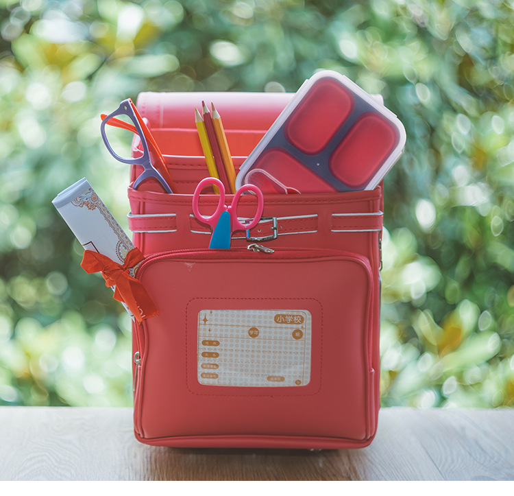 实拍饭盒携带方便