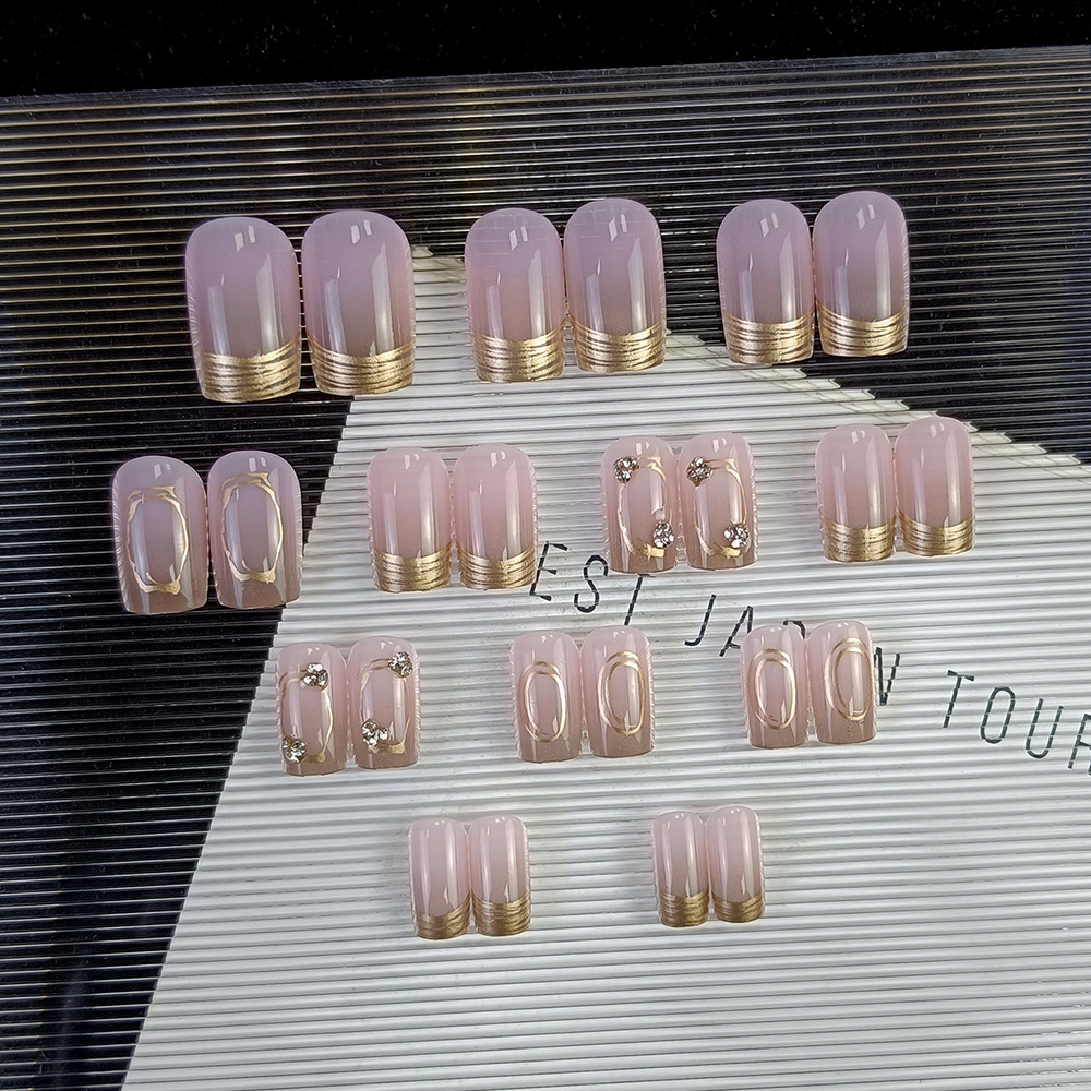 Ventas transfronterizas de polvo desnudo exquisito desgaste de uñas adornos de oro parches de uñas de diamantes dulces y suaves atmósferas de manicura de moda image 5