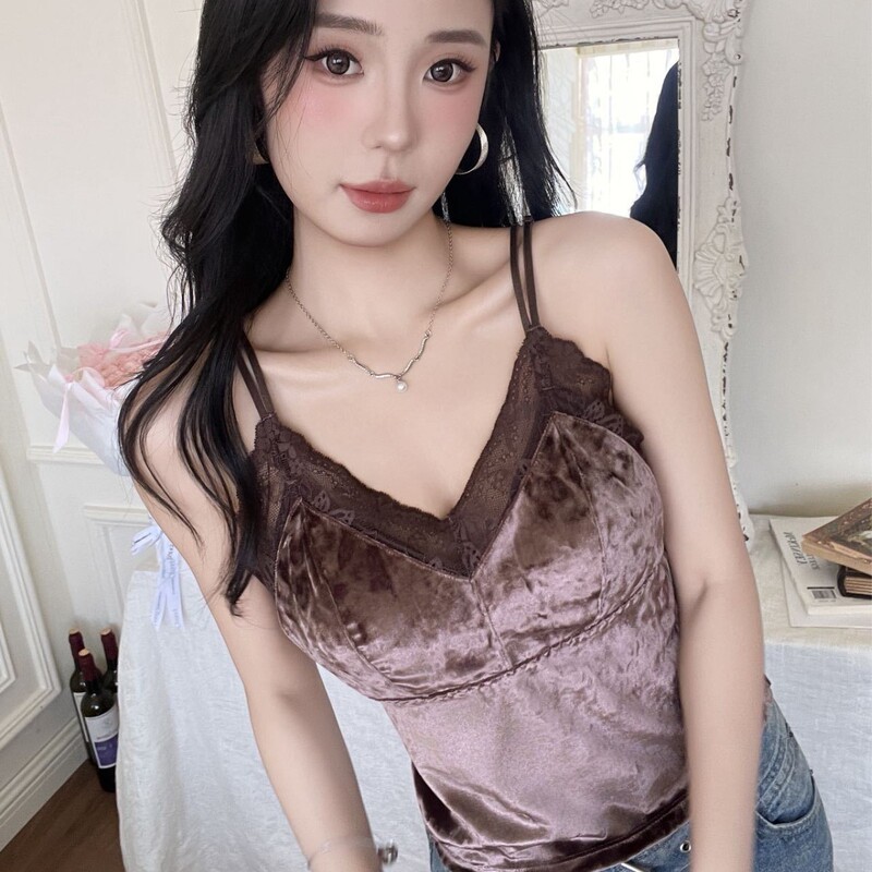 Autumn and Winter New Velvet Lace Beautiful Back Camisole with Chest Pad Sexy Warm Base Vest Underwear Autumn and Winter New Velvet Lace Beautiful Back Camisole with Chest Pad Sexy Warm Base Vest Underwear