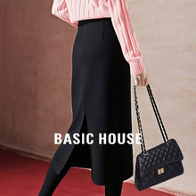 Basic House/�ټҺú�ɫ�������ȹŮ�ﶬ�������а���һ��ȹ
