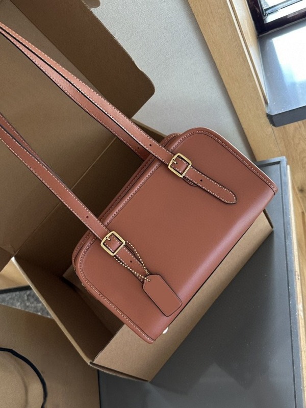 24 Autumn and Winter New C Family Women's Bag Bowling Armpit Bag Retro Shoulder Bag Simple Style Boston