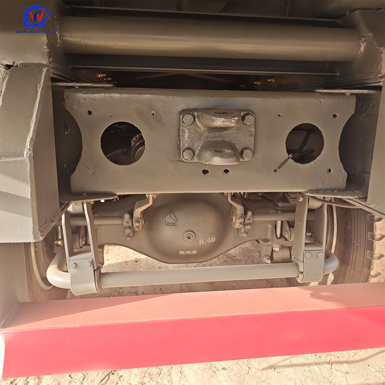 Sinotruk Howo Nx8×4 Dump Truck, 400 Horsepower, 90% New, Front Four-Wheel Drive, Rear Eight-Wheel Drive, Sand and Gravel Transport Vehicle