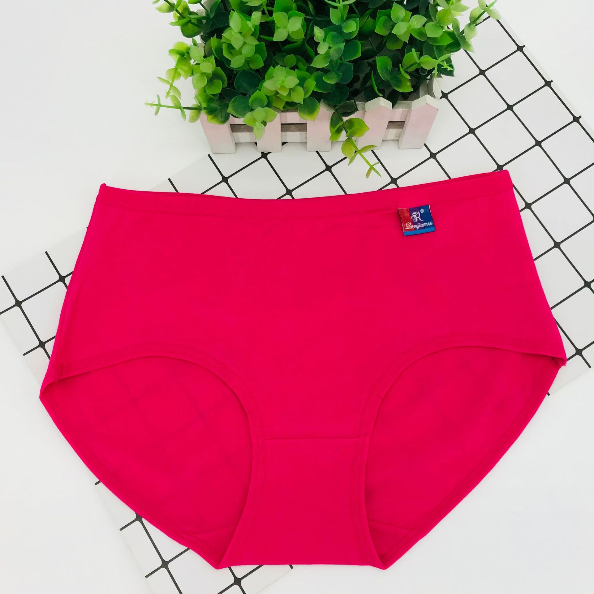 Oferta especial de People's Beauty 8886, ropa interior femenina de algodón puro, suministro promocional totalmente de algodón, color sólido para comercio electrónico, transpirable y cómoda.