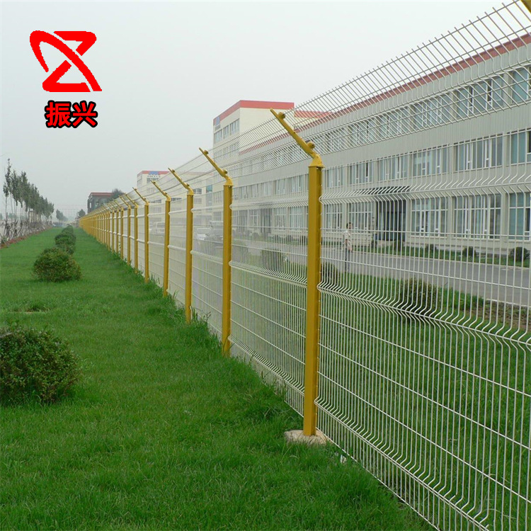 桃形柱护栏三角折弯铁丝网护栏工地厂区园林隔离栅小区外围围栏