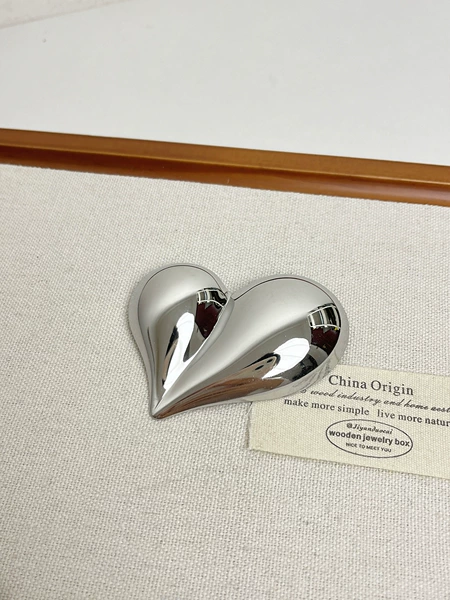 Silver Love Brooch XZ0010B