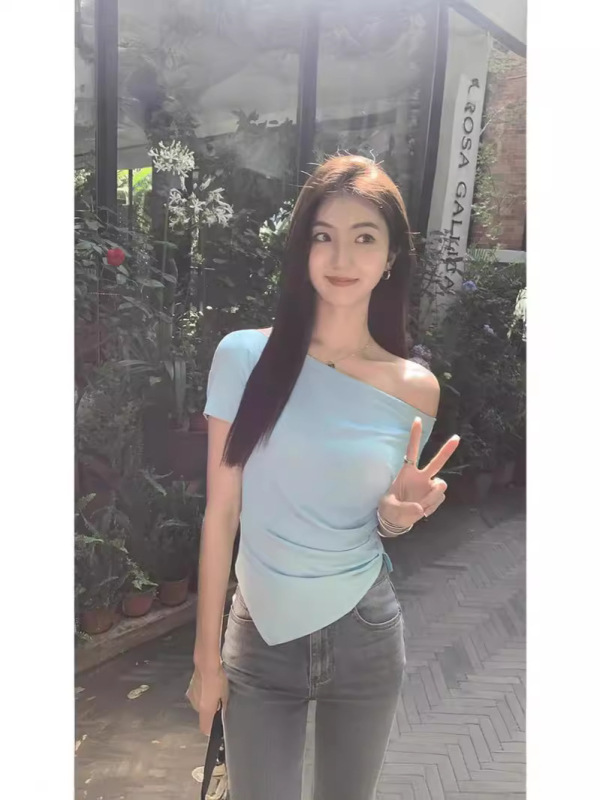 源一字肩半袖tシャツ女装夏の新型デザイン感がスリムで短い気質が肩を露出している上着|undefined