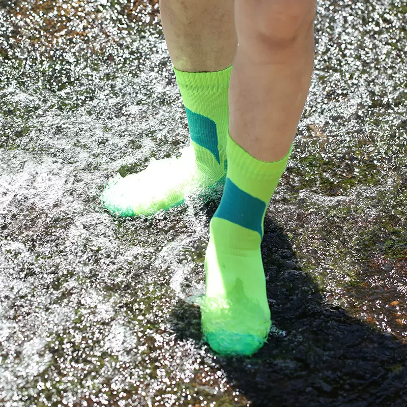 跨境户外垂钓远足登山探险潜水袜亚马逊涉水滑雪保暖骑行防水袜子
