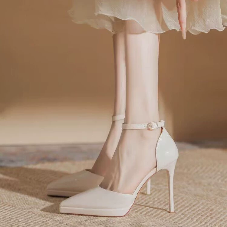 Однолинейные непромокаемые женские туфли на высоком каблуке на платформе, новинка 2025 года, черные лакированные кожаные туфли на шпильке с острым носком, полые сандалии Baotou