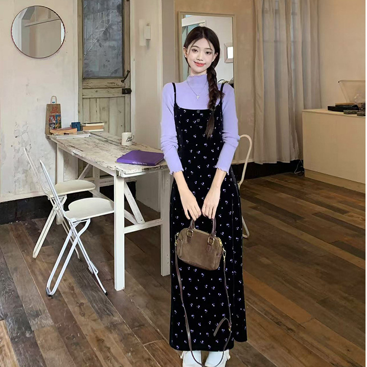 气质碎花丝绒连衣裙女2024冬季温柔风收腰显瘦吊带长裙子chic