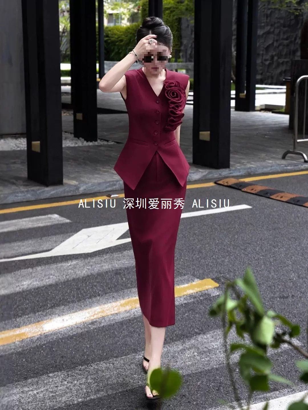 深圳南油欧版高定轻熟优雅套装夏季钉花领马甲半裙时尚两件套