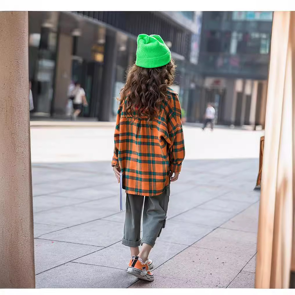 Las niñas de primavera y otoño camisa a cuadros de manga larga estilo coreano medio y grandes niños sueltos estilo occidental superior Comercio exterior ropa para niños en stock suministro directo
