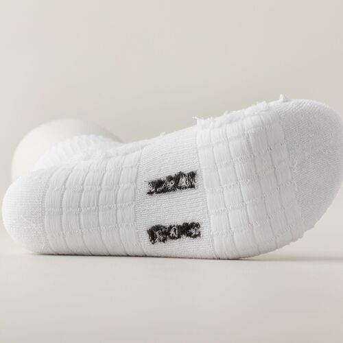 Solid color towel bottom socks men's short socks ins trendy black and white mid-calf socks Japanese simple sports stockings wholesale