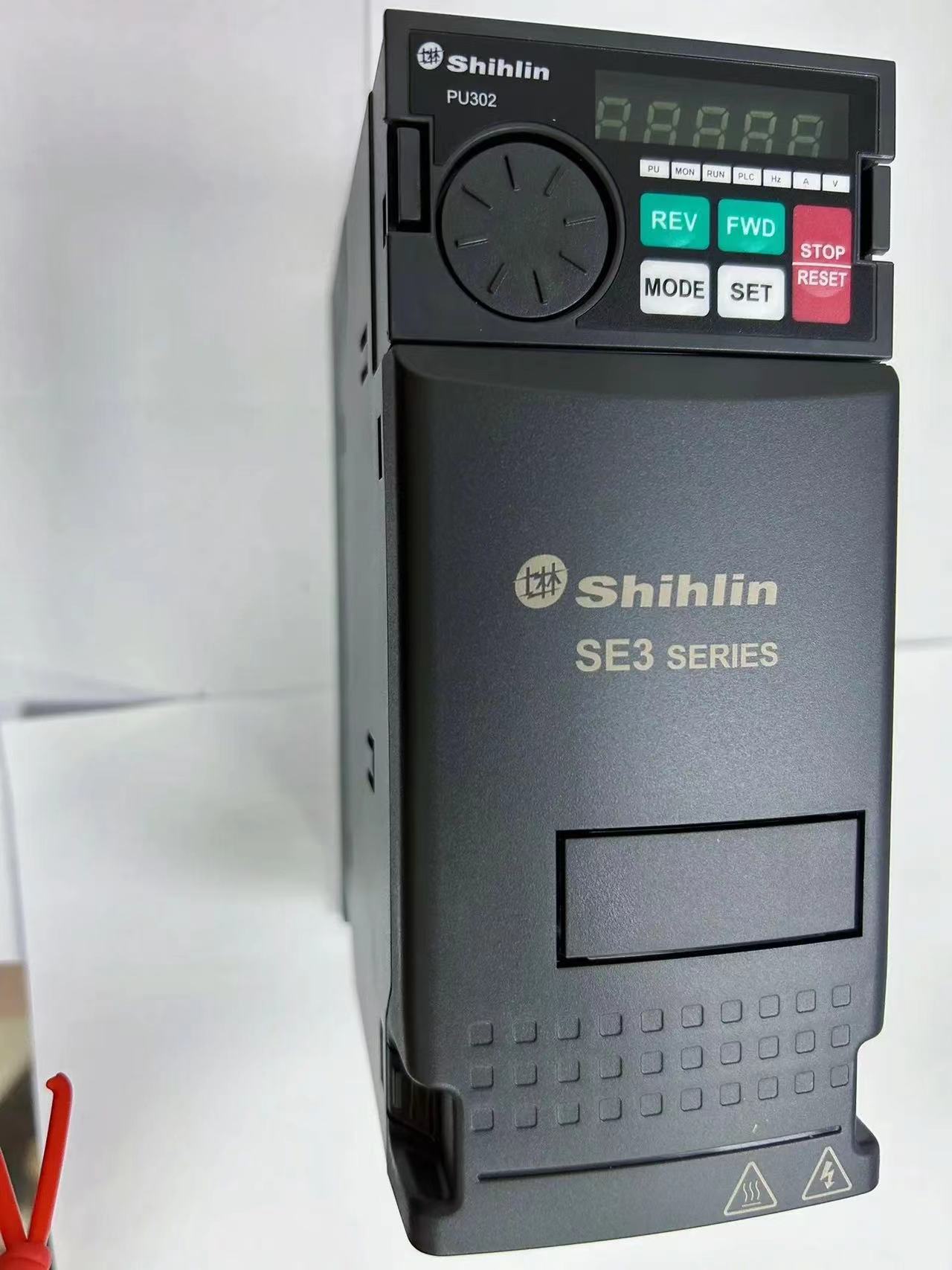 SE3-043-1.5K代理士林变频器 SE3系列 变频器1.5KW/三相380V