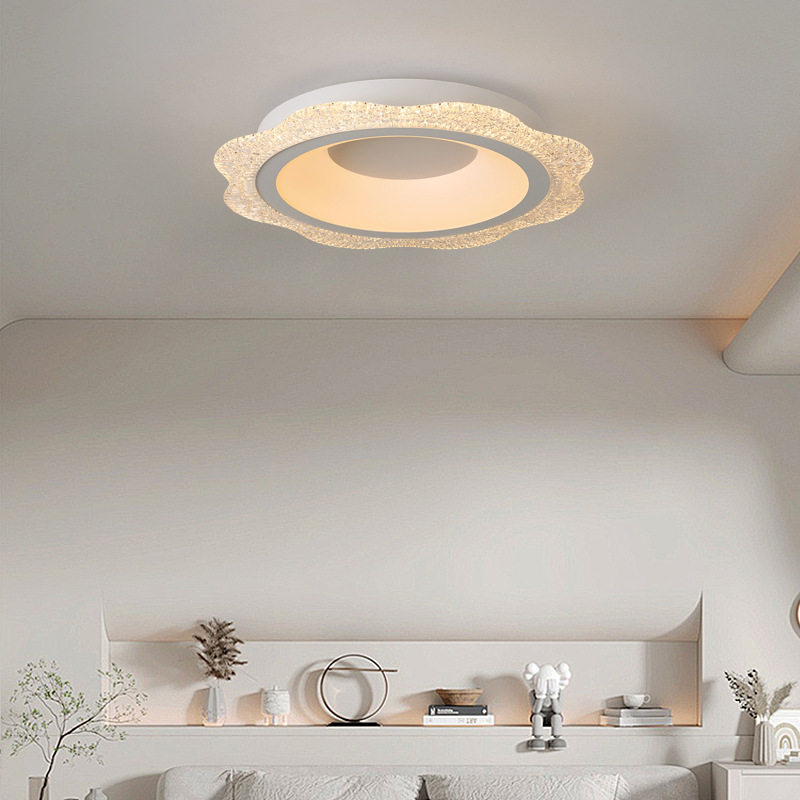 Luz de dormitorio moderna y minimalista 2025 nueva lámpara de techo de dormitorio principal lámpara de habitación de atmósfera de espectro completo lámpara de protección de ojos