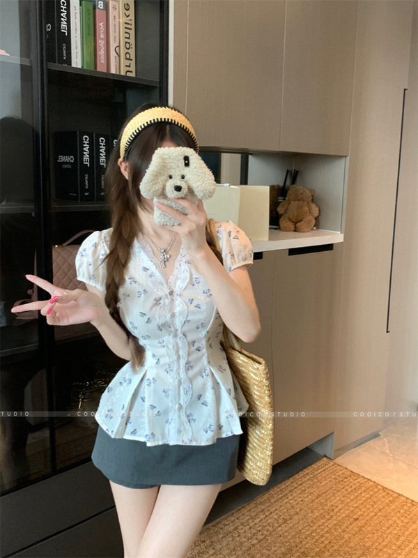 法式蕾丝花边V领短袖碎花衬衫2025夏季新款修身显瘦纯欲上衣女潮|undefined