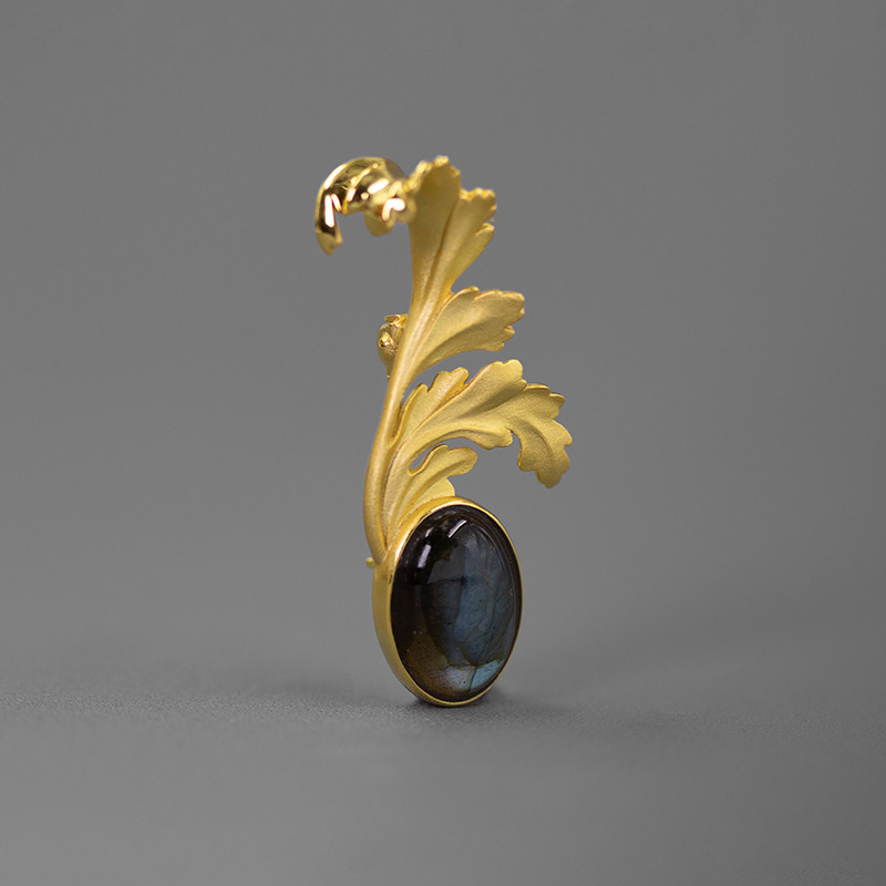 Original Design, One Leaf Is Worth a Thousand Words, Pure Silver Inlaid with Gemstones, Labradorite, Classical and Elegant French Floral Leaf Brooch, Vintage