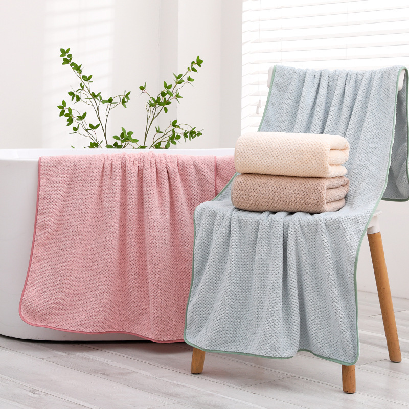 Wholesale New High-Density Coral Fleece Bath Towel Pineapple Pattern Absorbent Thickened Bath Towel Beach Towel Large Bath Towel