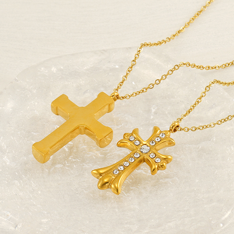 Europa y los Estados Unidos ins estilo de acero inoxidable colgante de diamante cruz nicho femenino diseño de alta sensación collar de cadena de clavícula mujer