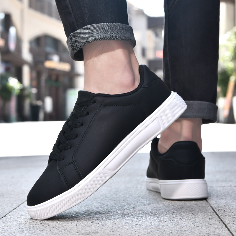 Zapatos blancos de todo fósforo primavera y otoño nuevos zapatos individuales para estudiantes masculinos y femeninos, zapatos de tabla cómodos de fondo plano, zapatos de tabla casuales de cuero coreano para hombres