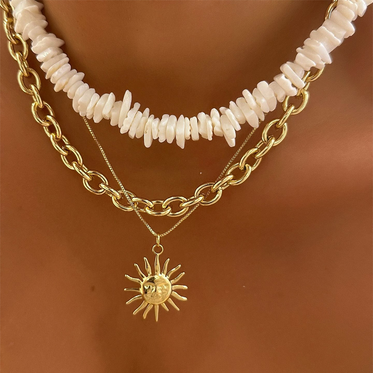 Natural Shell Layered Necklace With Sun Pendant For Vacation_voghion.com