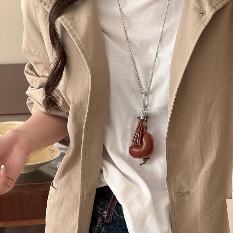 复古美拉德皮质吊坠项链女款轻奢小众设计感长款毛衣链个性卫衣链|undefined