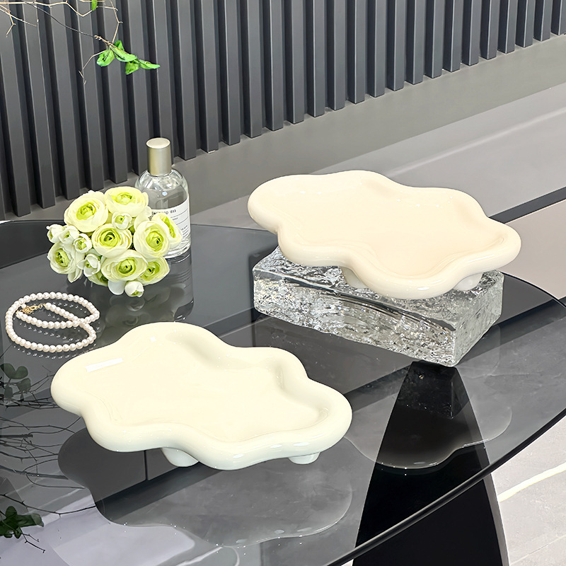 Cerámica nubes llaves de almacenamiento puerta de entrada decoración de escritorio de lujo ligero de alto grado tocador joyería bandeja de almacenamiento estante