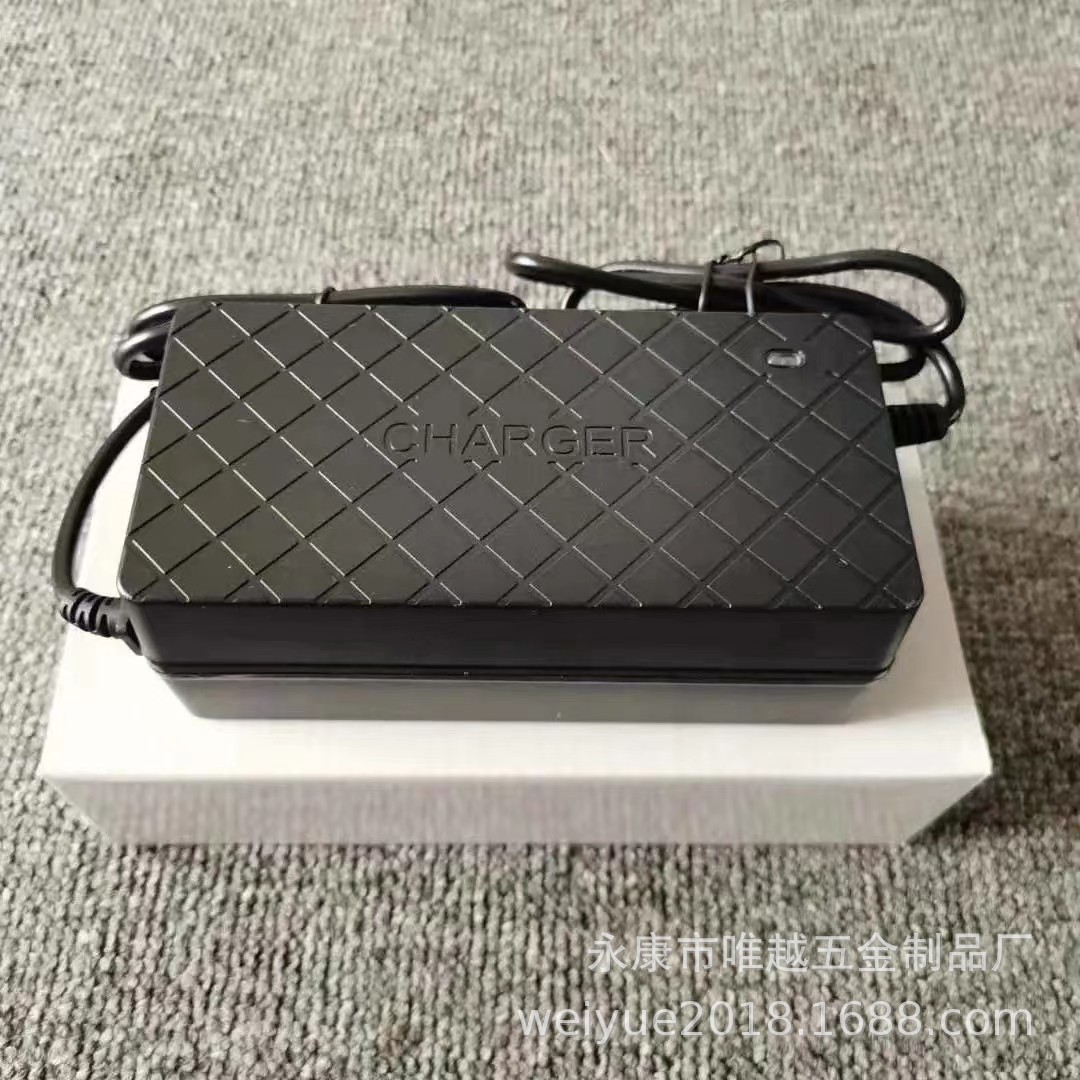 24V36V48V小冲浪小海豚小型电动车电瓶车滑板车充电器配件