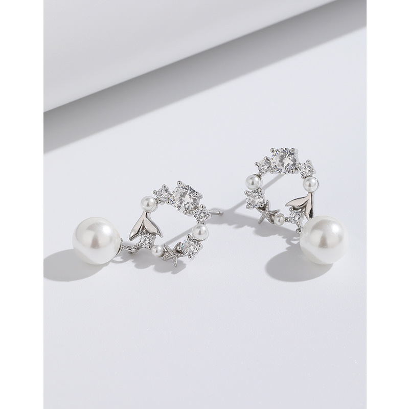 925 plata esterlina diamante fishtail pendientes nicho femenino diseño 2023 nuevos pendientes Luz de lujo de alto grado pendientes de perlas