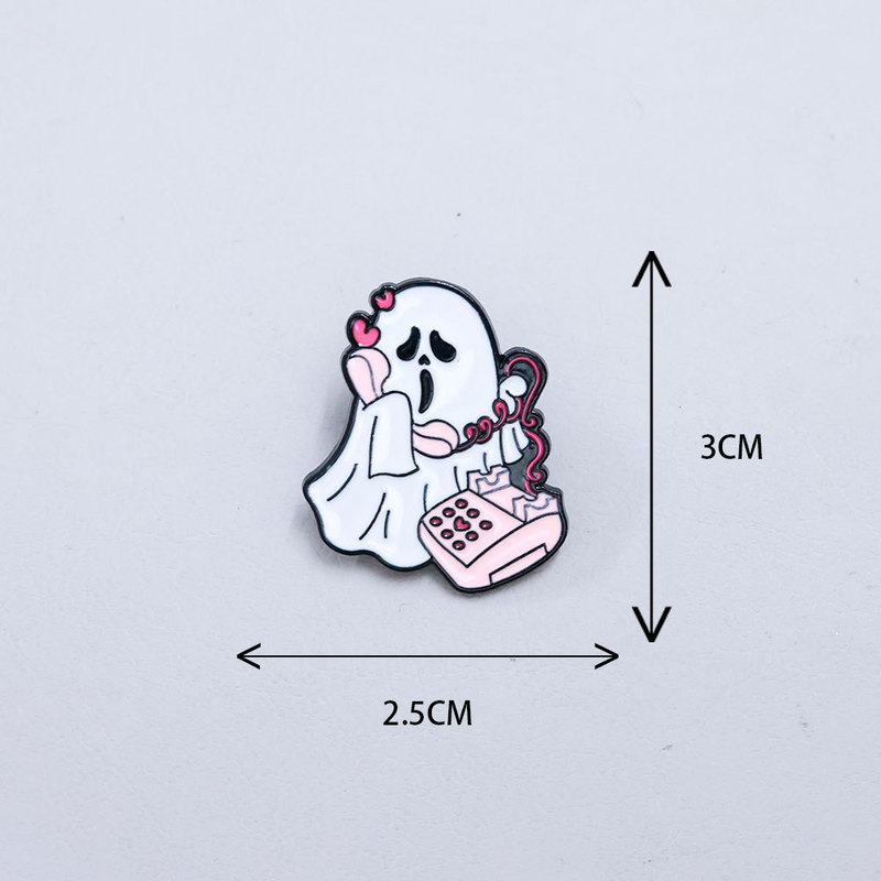 刀の幽霊のブローチのハロウィンの祝日の胸の花の服を持って針の個性の鬼の顔の胸の章の小さい幽霊のバッジをつけて卸売りします。|undefined