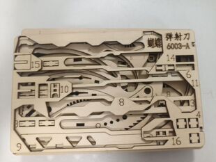 Wooden assembled folding knife model adult decompression three-dimensional puzzle toy butterfly knife gift boy toy
