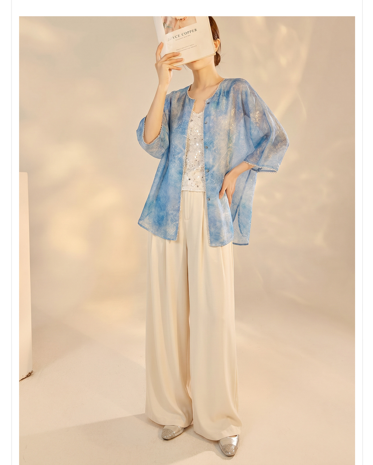 Áo cardigan mùa hè mỏng nhẹ thoáng khí, họa tiết in chống nắng đính cườm, dáng rộng — Xanh da trờicolor, Thái Đường chi tiết 8