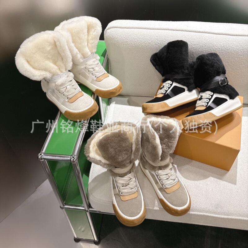 Autumn and winter high-top snow boots for women with lambswool lining, thick soles, plush lining, warm short boots, vintage suede lace-up furry boots