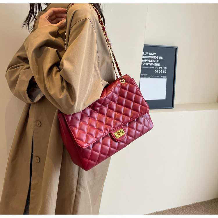 Lock clasp Closure Type Single Shoulder Strap Strap Type Shoulder Bag, Chain Bag Bags Type Women's Large All Seasons Pu Leather Solid Color Streetwear Square Lock Clasp Shoulder Bag Chain Bag