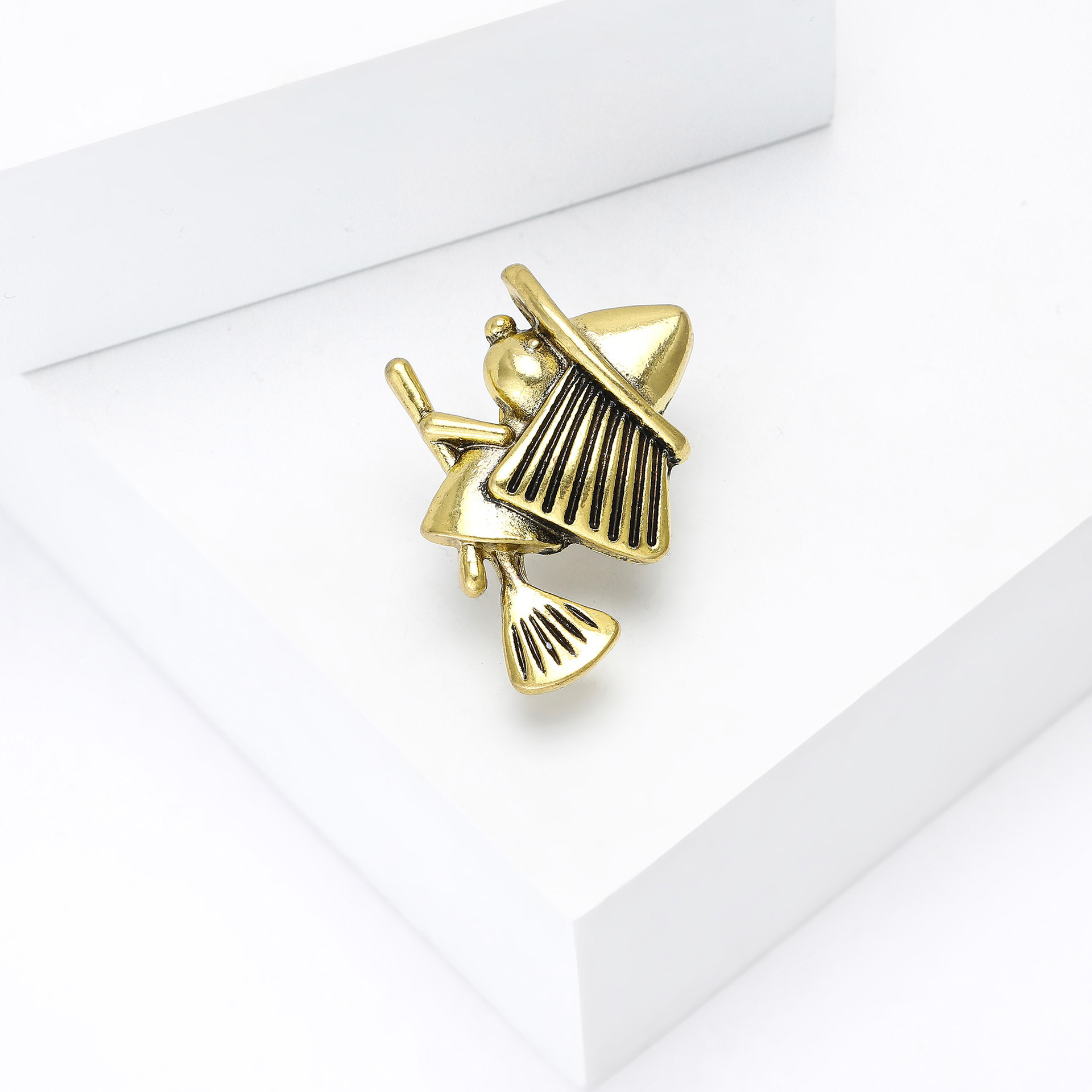 Cross-Border Hot-Selling European and American Cute Alloy Enamel Little Witch Brooch Versatile Women's Clothing Corsage Jewelry Pin